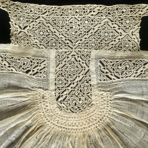 2009cc5610_flemish_cut-work_baby_bonnet_detail